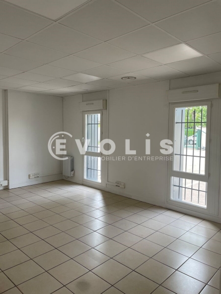 Photo 12 – vente Entrepôts / activités	VAULX EN VELIN (69120)