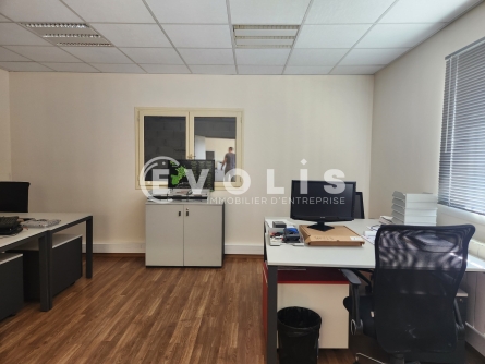Photo 8 – location Entrepôts / activités	CHASSIEU (69680)