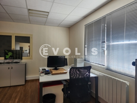 Photo 9 – location Entrepôts / activités	CHASSIEU (69680)