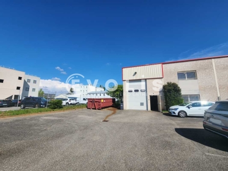 Photo 1 – location Entrepôts / activités	CHASSIEU (69680)