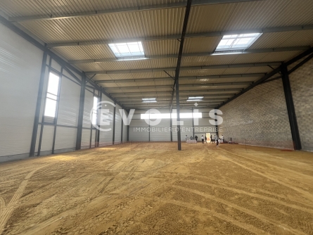 Photo 7 – location Entrepôts / activités	LA QUEUE EN BRIE (94510)