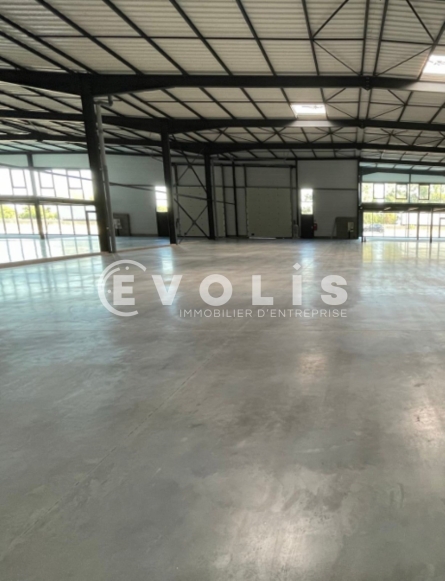 Photo 2 – location Entrepôts / activités	AMBERIEUX (69480)