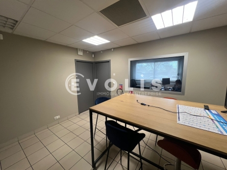 Photo 11 – location Entrepôts / activités	CHAPONOST (69630)