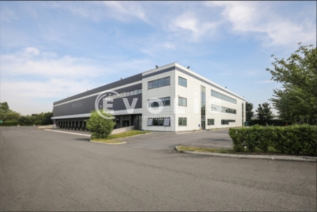 Photo 1 – location Entrepôts / activités	CHILLY MAZARIN (91380)