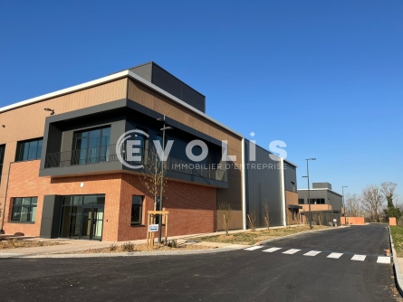 Photo 3 – location Entrepôts / activités	SAINT PRIEST (69800)
