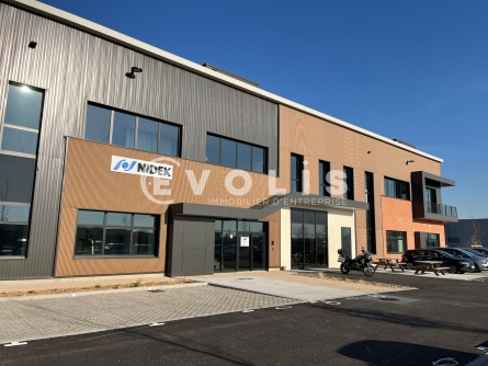 Photo 9 – location Entrepôts / activités	SAINT PRIEST (69800)