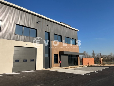 Photo 13 – location Entrepôts / activités	SAINT PRIEST (69800)