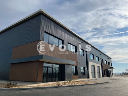 Photo 15 – location Entrepôts / activités	SAINT PRIEST (69800)