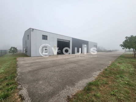 Photo 1 – location Entrepôts / activités	SAINT CHEF (38890)
