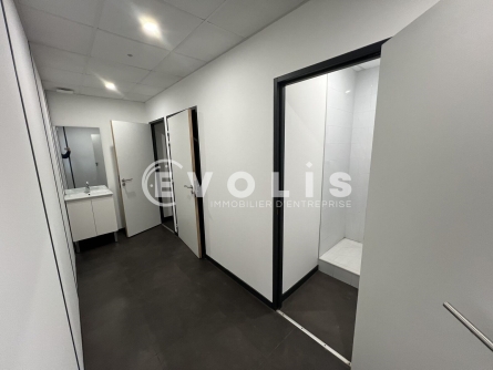 Photo 9 – location Entrepôts / activités	SAINT PRIEST (69800)