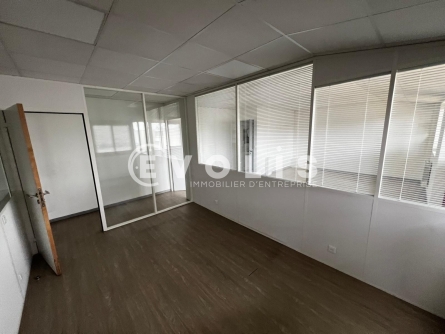 Photo 7 – location Entrepôts / activités	BONDOUFLE (91070)