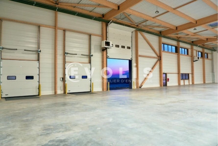 Photo 3 – location Entrepôts / activités	LOUVRES (95380)