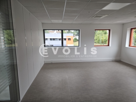 Photo 8 – location Entrepôts / activités	PALAISEAU (91120)