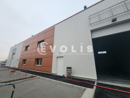 Photo 8 – location Entrepôts / activités	CHASSIEU (69680)