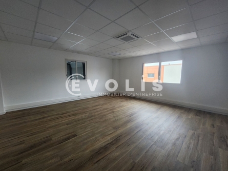 Photo 8 – location Entrepôts / activités	CHASSIEU (69680)