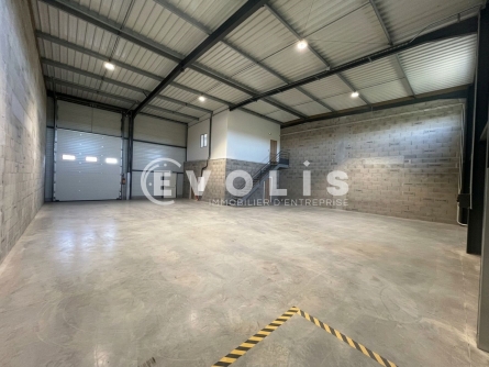 Photo 2 – location Entrepôts / activités	CHASSIEU (69680)