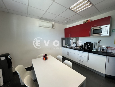 Photo 6 – location Entrepôts / activités	VAULX EN VELIN (69120)