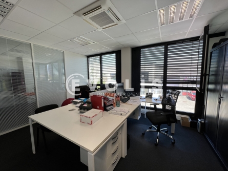 Photo 7 – location Entrepôts / activités	VAULX EN VELIN (69120)