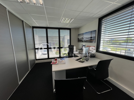 Photo 8 – location Entrepôts / activités	VAULX EN VELIN (69120)