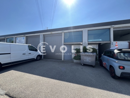 Photo 2 – location Entrepôts / activités	VENISSIEUX (69200)