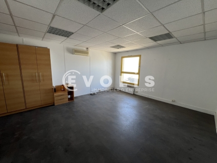 Photo 10 – location Entrepôts / activités	VAULX EN VELIN (69120)