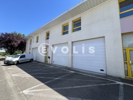 Photo 3 – location Entrepôts / activités	VAULX EN VELIN (69120)