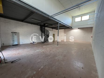 Photo 4 – location Entrepôts / activités	VAULX EN VELIN (69120)