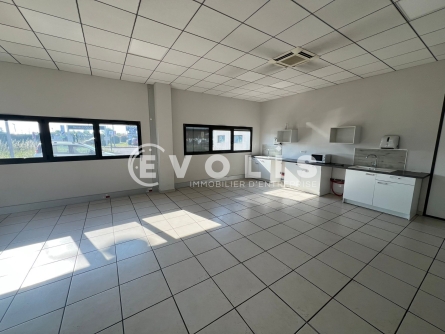 Photo 9 – vente Entrepôts / activités	ST PRIEST (69800)