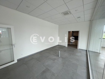Photo 10 – location Entrepôts / activités	CHASSIEU (69680)