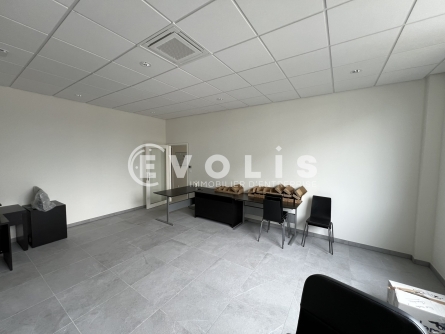 Photo 11 – location Entrepôts / activités	CHASSIEU (69680)