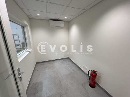 Photo 13 – location Entrepôts / activités	CHASSIEU (69680)