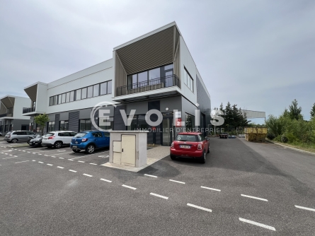 Photo 2 – location Entrepôts / activités	CHASSIEU (69680)