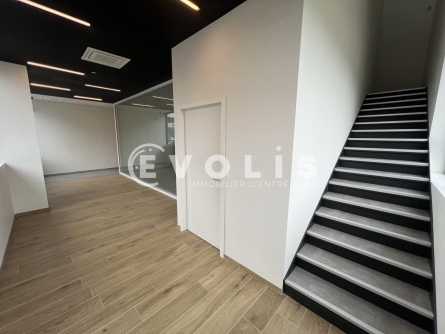 Photo 4 – location Entrepôts / activités	CHASSIEU (69680)