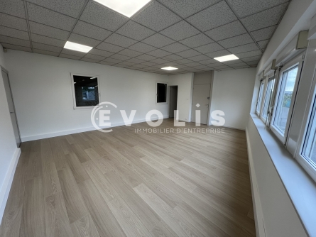 Photo 7 – location Entrepôts / activités	SAINT PRIEST (69800)