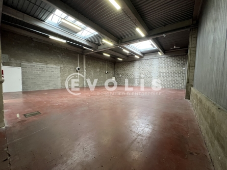 Photo 8 – location Entrepôts / activités	SAINT PRIEST (69800)
