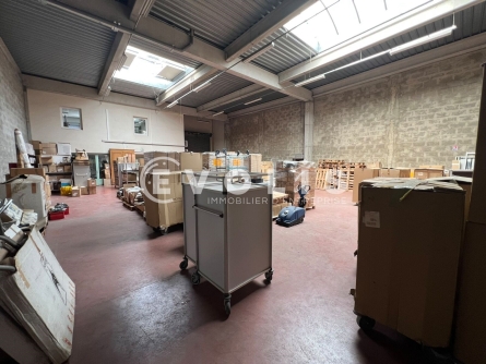 Photo 8 – location Entrepôts / activités	SAINT PRIEST (69800)