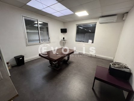 Photo 12 – vente Entrepôts / activités	SAINT PRIEST (69800)