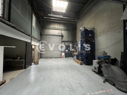 Photo 4 – vente Entrepôts / activités	SAINT PRIEST (69800)