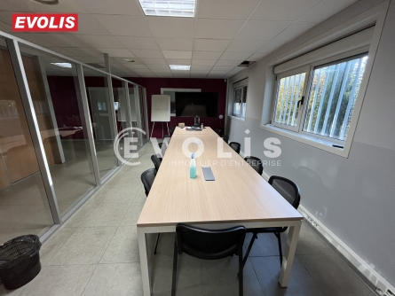 Photo 4 – location Entrepôts / activités	GALLARGUES LE MONTUEUX (30660)