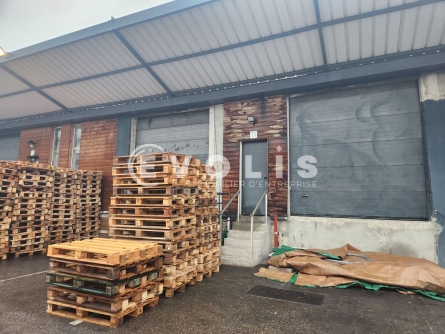 Photo 5 – location Entrepôts / activités	SAINT PRIEST (69800)