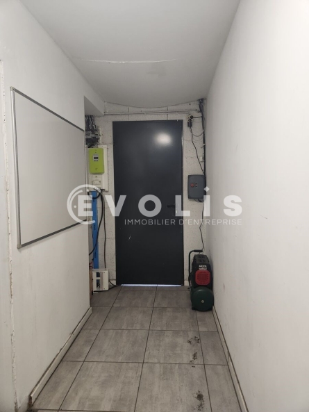 Photo 11 – location Entrepôts / activités	SAINT PRIEST (69800)