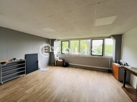 Photo 7 – vente Entrepôts / activités	SAINT THIBAULT DES VIGNES (77400)