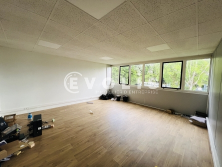 Photo 8 – vente Entrepôts / activités	SAINT THIBAULT DES VIGNES (77400)