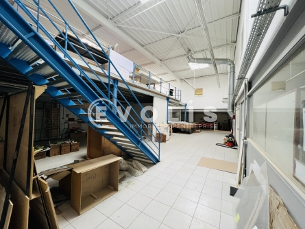 Photo 1 – vente Entrepôts / activités	SAINT THIBAULT DES VIGNES (77400)