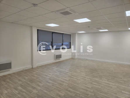 Photo 8 – location Entrepôts / activités	VILLEBON SUR YVETTE (91140)