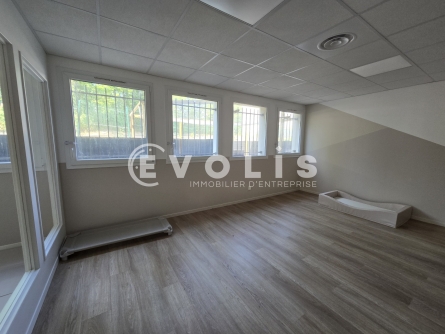 Photo 2 – location bureaux	ORSAY (91400)