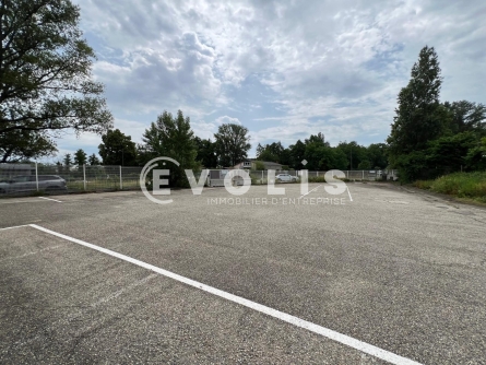 Photo 2 – location Entrepôts / activités	SAINT-GENIS-LAVAL (69230)