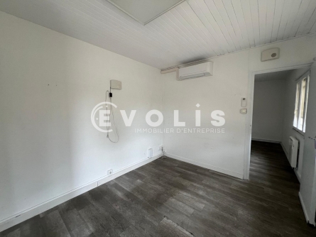 Photo 8 – location Entrepôts / activités	SAINT-GENIS-LAVAL (69230)