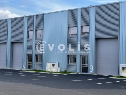 Photo 2 – vente Entrepôts / activités	SAINT VULBAS (01150)