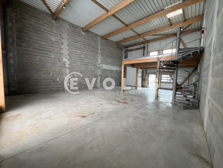 Photo 10 – vente Entrepôts / activités	SAINT VULBAS (01150)